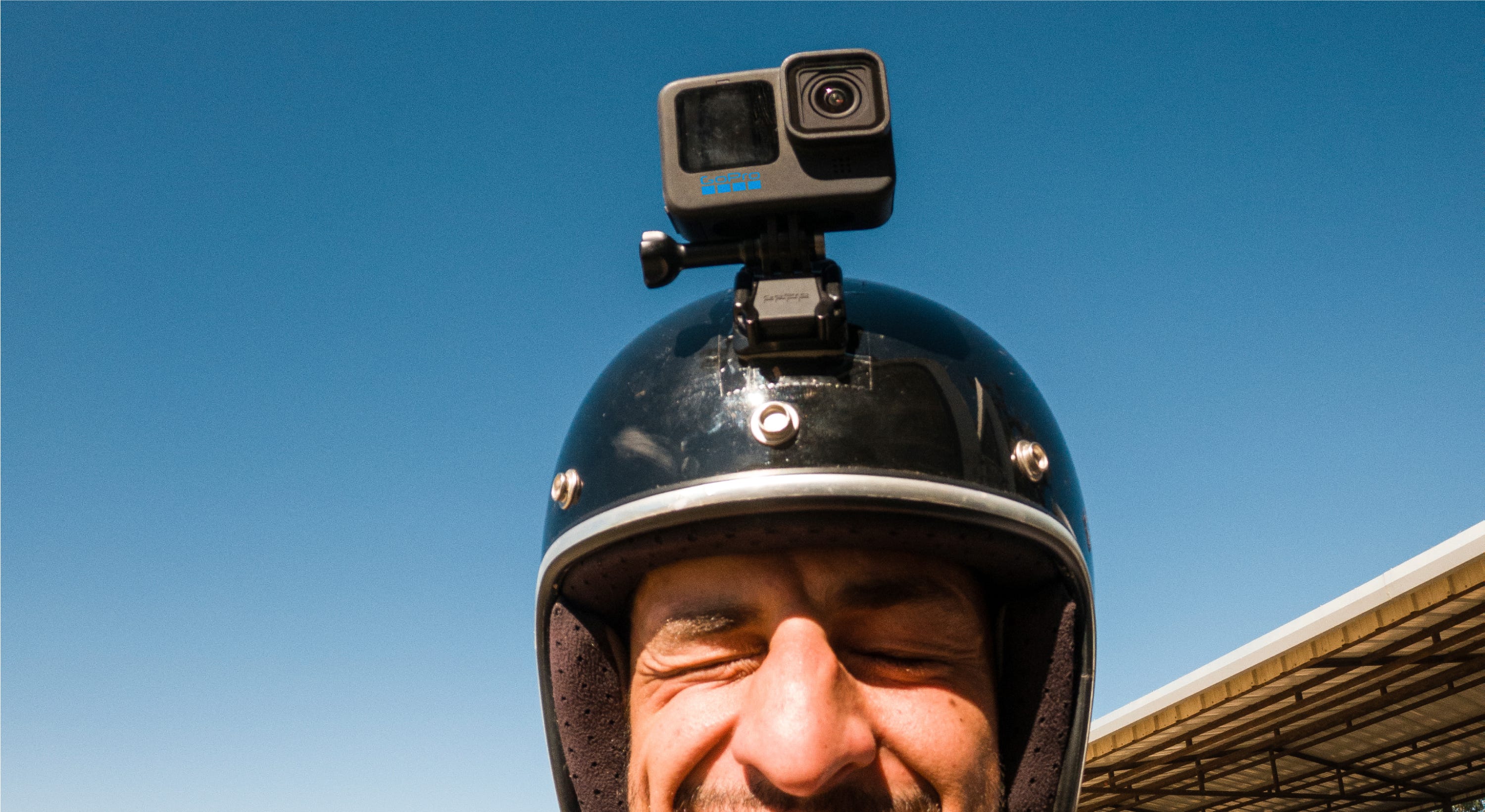 мотоциклетный шлем с изогнутым клеящимся креплением для камеры GoPro (сверху)