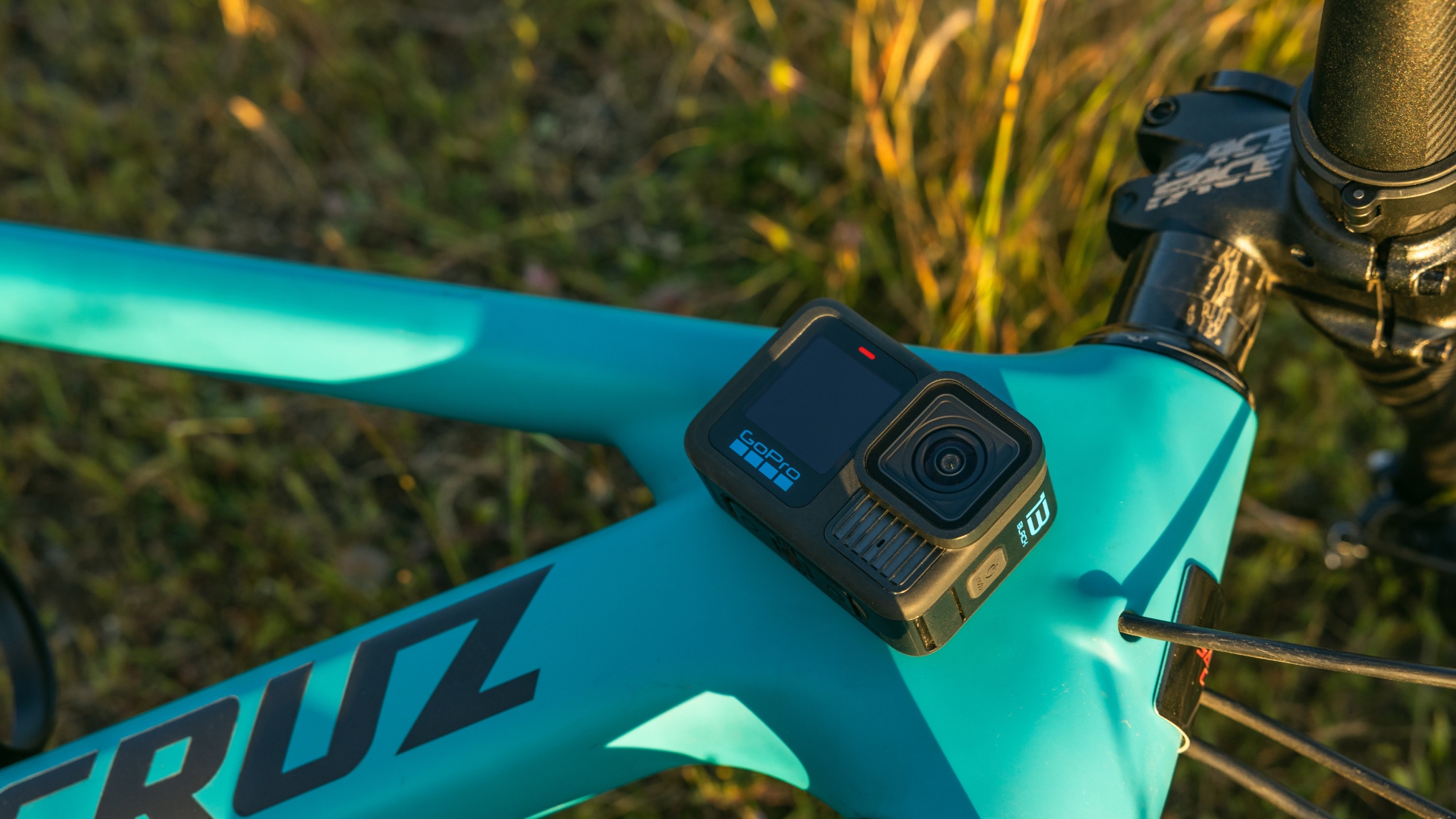 HERO13 Black Mountain Bike Bundle