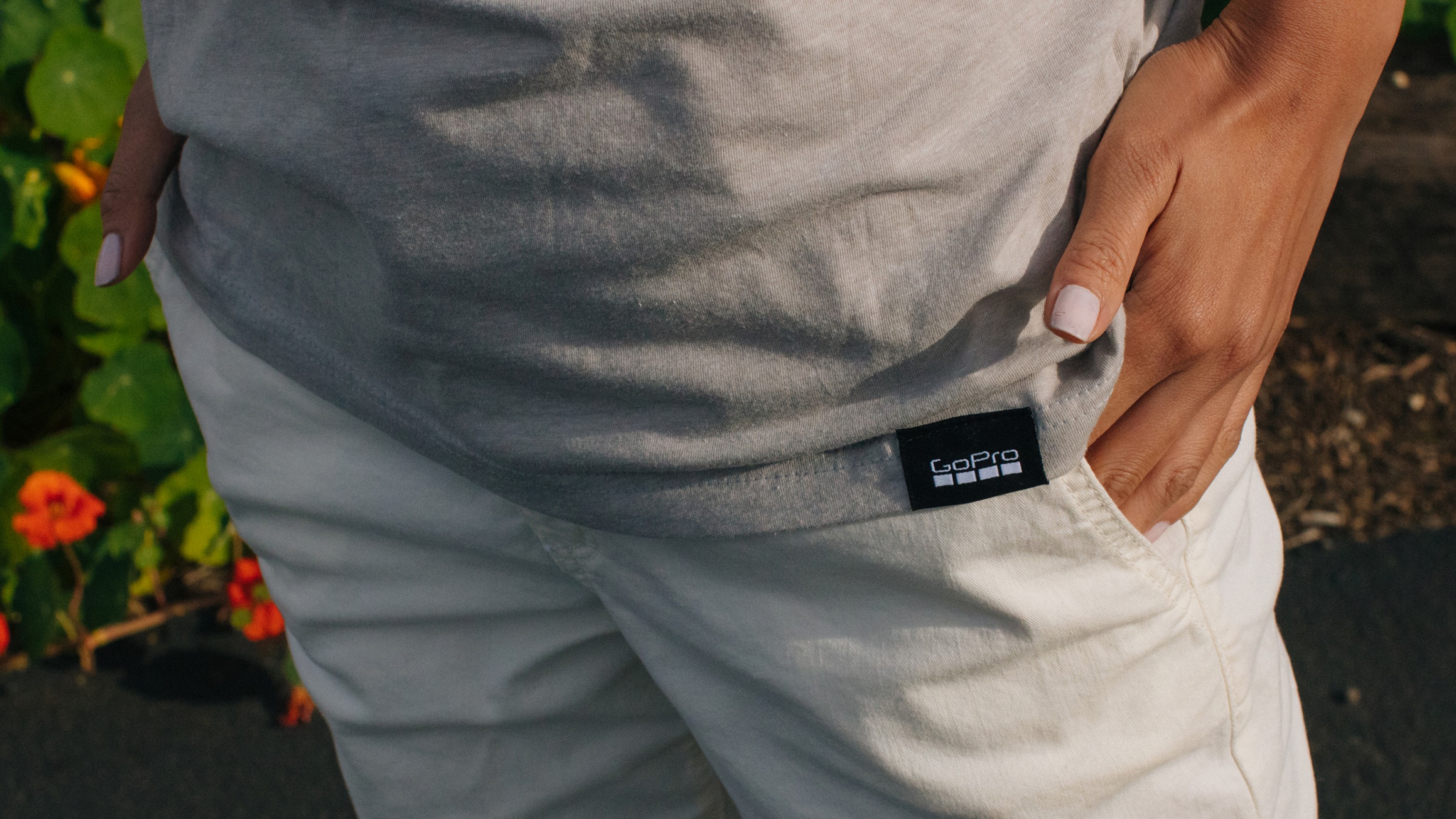 GoPro Aloha - Logo Graphic Tee waist tag